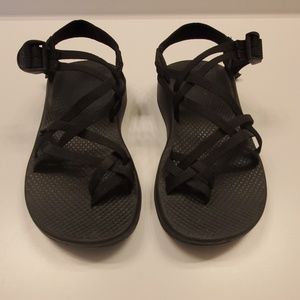 Chaco's black womens 8